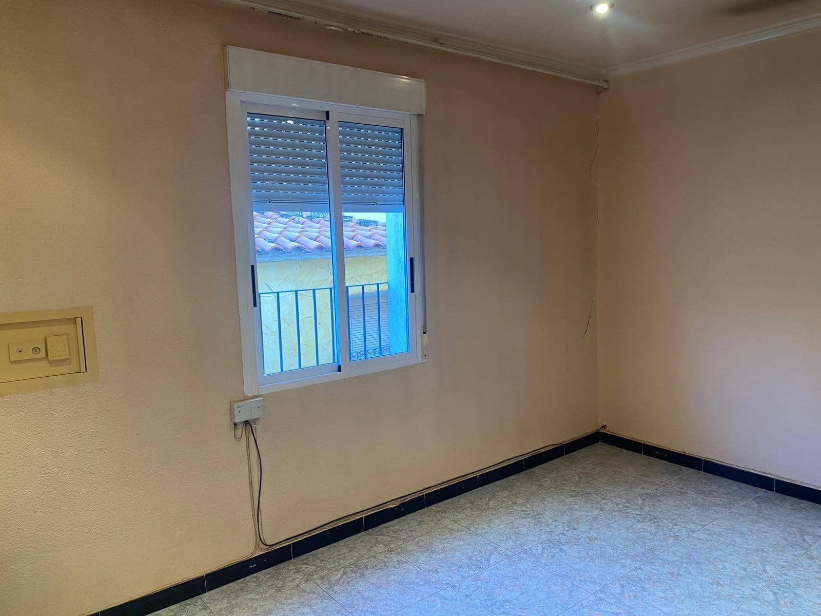 4 bedroom Apartment for sale in Petrel / Petrer - € 79,500 (Ref: 9794873)