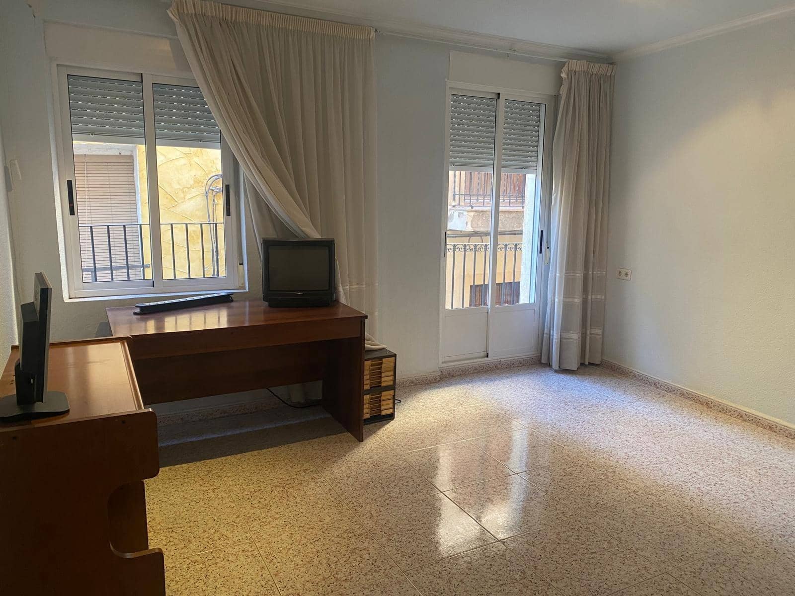 4 bedroom Apartment for sale in Petrel / Petrer - € 79,500 (Ref: 9794873)