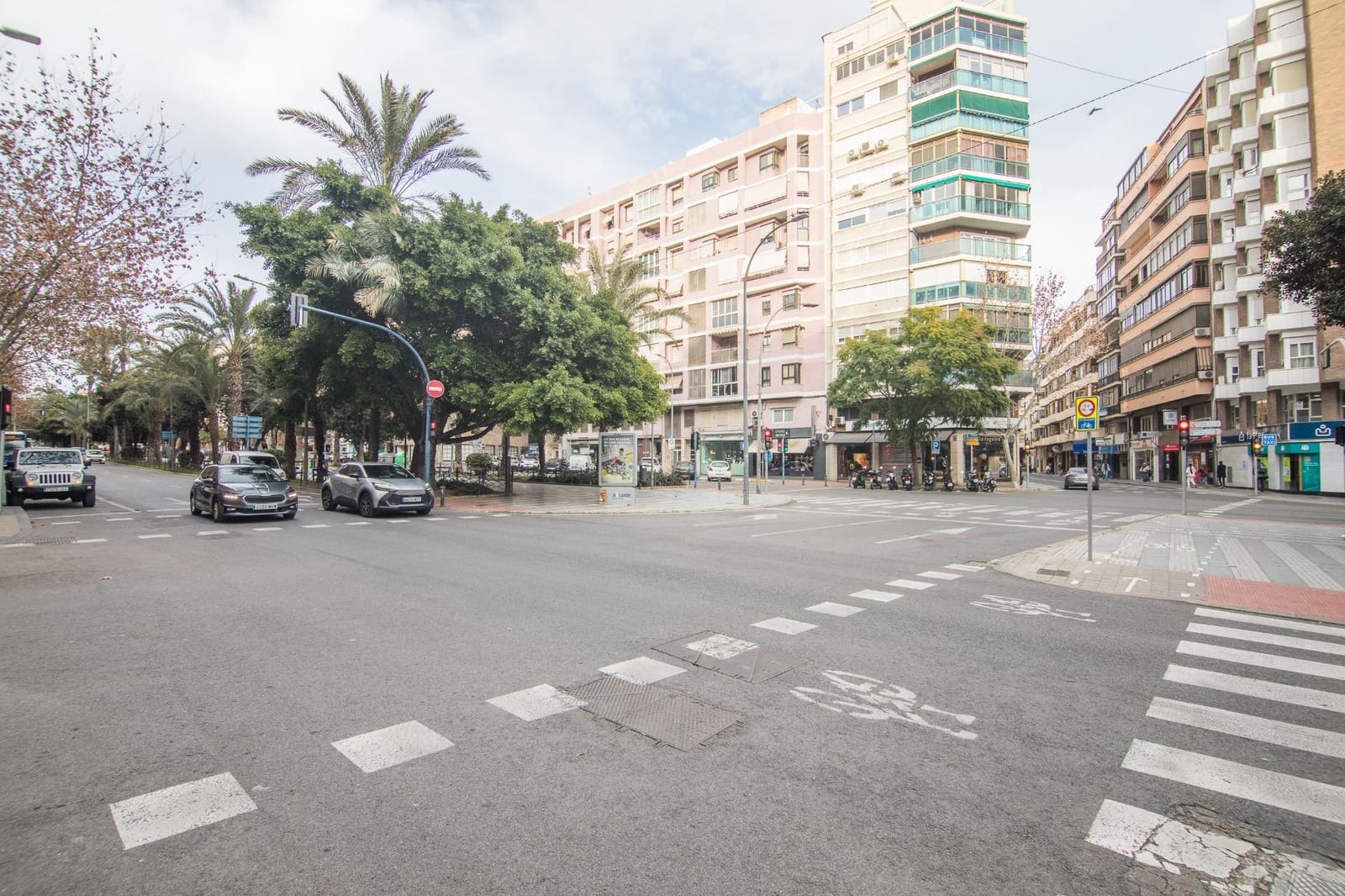 2 Zimmer Penthouse zu verkaufen in Alicante / Alacant Stadt mit Garage - 290.000 € (Ref: 9799463)