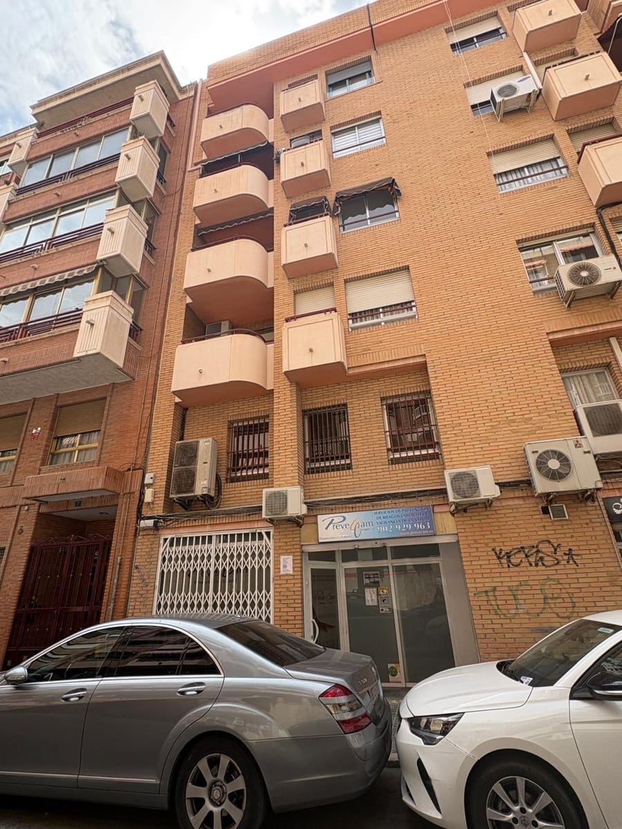 6 soveværelse Erhverv til leje i Alicante by - € 900 (Ref: 9804538)