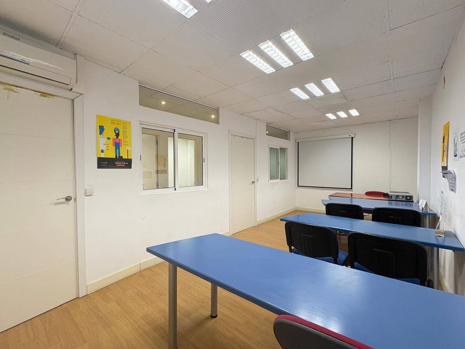 6 soveværelse Erhverv til leje i Alicante by - € 900 (Ref: 9804538)