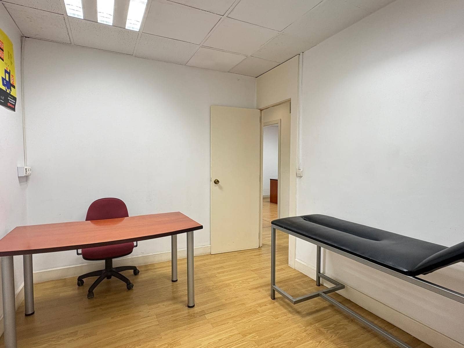 6 soveværelse Erhverv til leje i Alicante by - € 900 (Ref: 9804538)