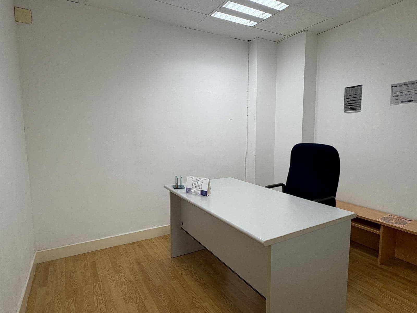 6 soveværelse Erhverv til leje i Alicante by - € 900 (Ref: 9804538)