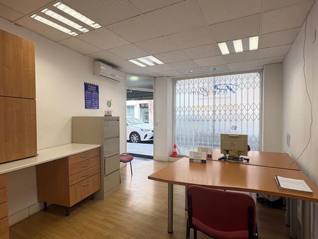 6 soveværelse Erhverv til leje i Ensanche - Diputacion, Alicante by - € 900 (Ref: 9804538)