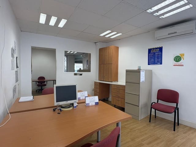 6 soveværelse Erhverv til leje i Ensanche - Diputacion, Alicante by - € 900 (Ref: 9804538)