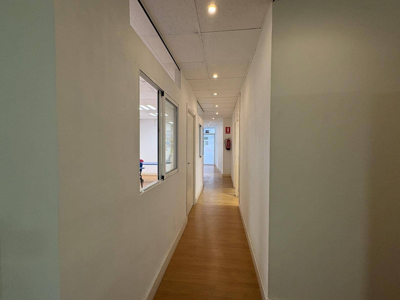 6 soveværelse Erhverv til leje i Alicante by - € 900 (Ref: 9804539)