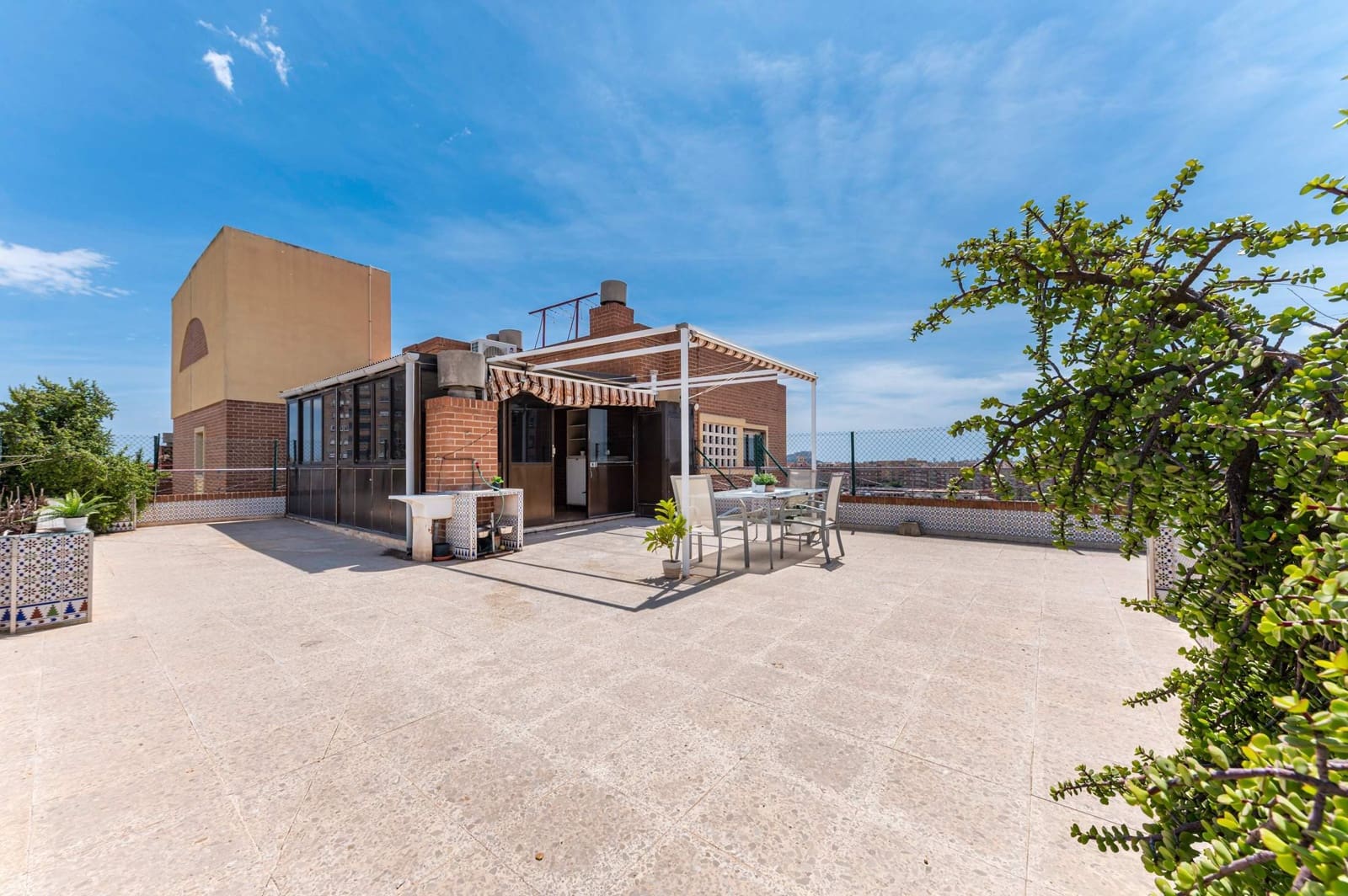 3 sypialnia Penthouse na sprzedaż w Miasto Alicante / Alacant z basenem garażem - 343 000 € (Ref: 9831728)