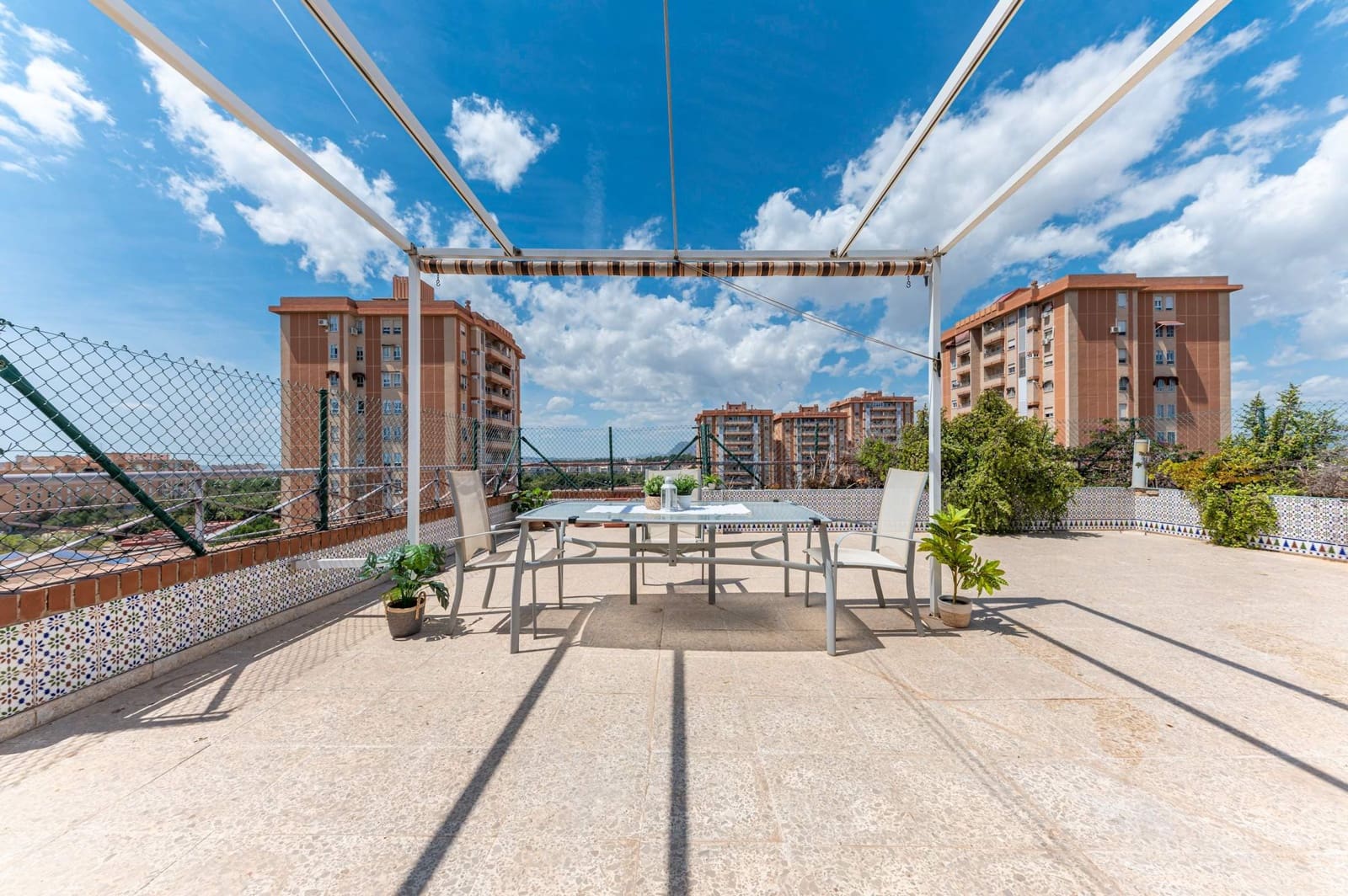 3 sypialnia Penthouse na sprzedaż w Miasto Alicante / Alacant z basenem garażem - 343 000 € (Ref: 9831728)