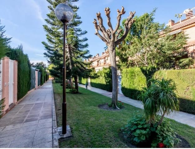 5 soveværelse Rækkehus til salg i Playa de San Juan, Alicante by med swimmingpool garage - € 525.000 (Ref: 9843717)