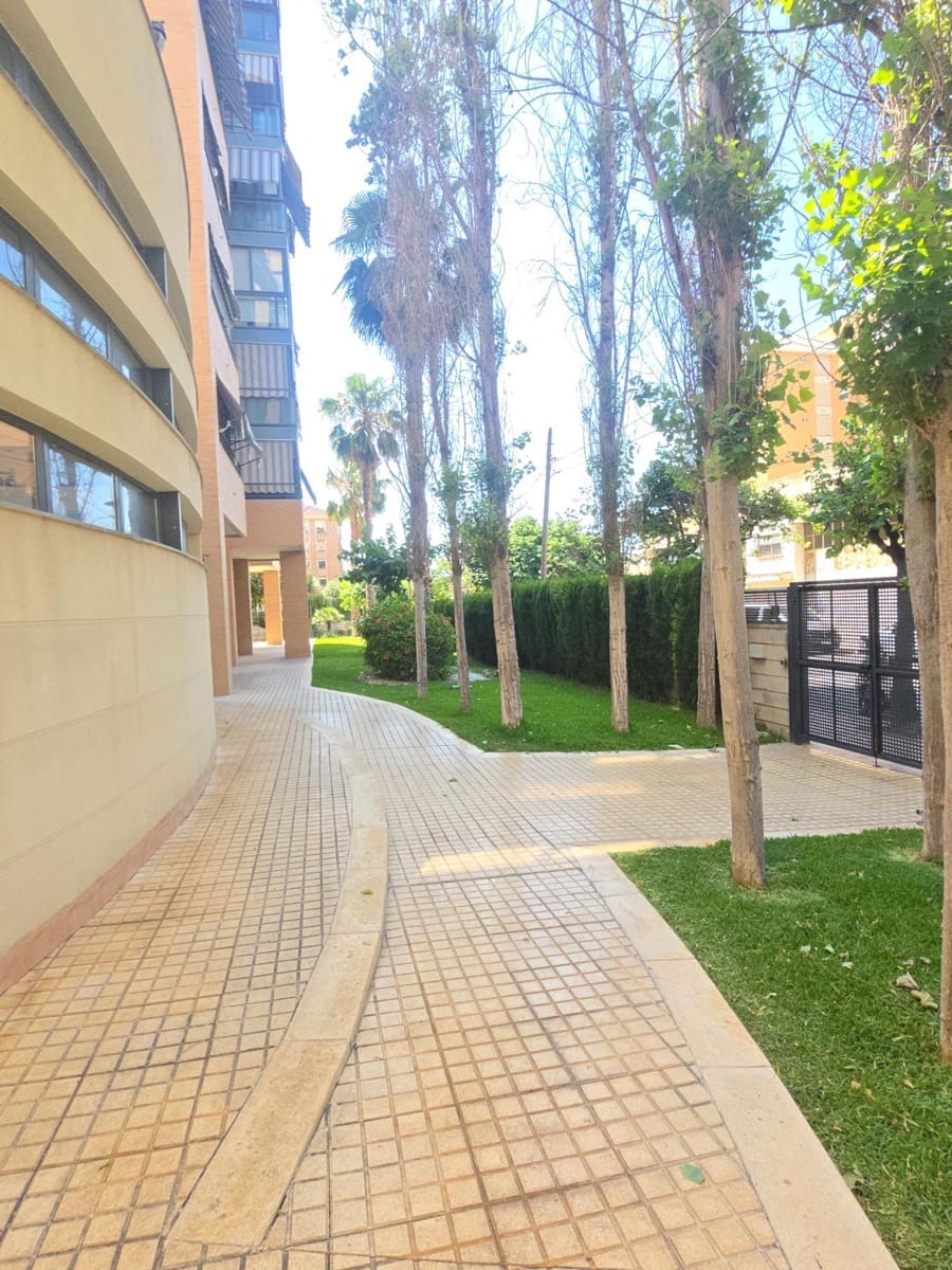 3 sovrum Lägenhet till salu i Alicante stad med pool garage - 320 000 € (Ref: 9882095)