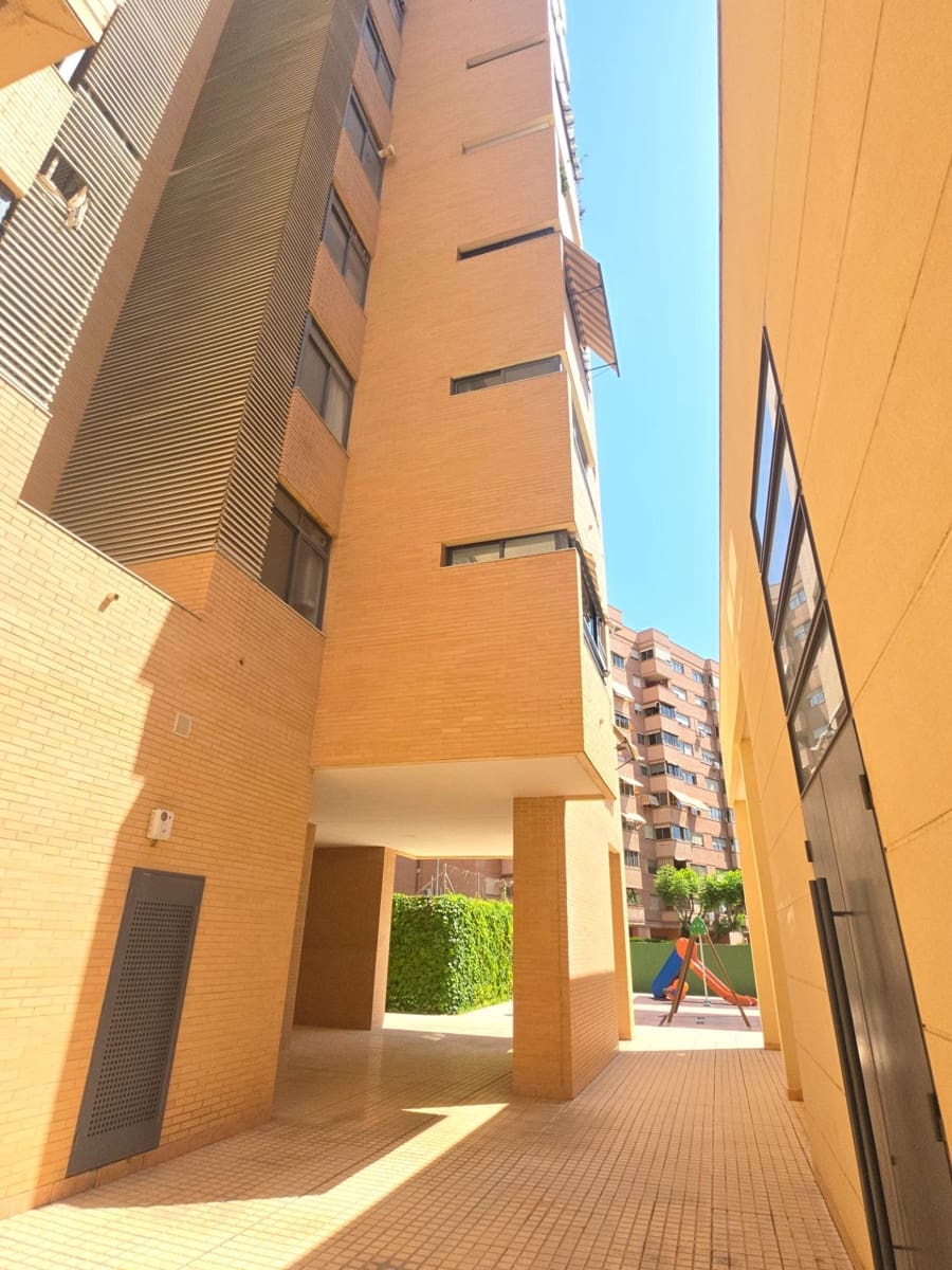 3 sovrum Lägenhet till salu i Alicante stad med pool garage - 320 000 € (Ref: 9882095)