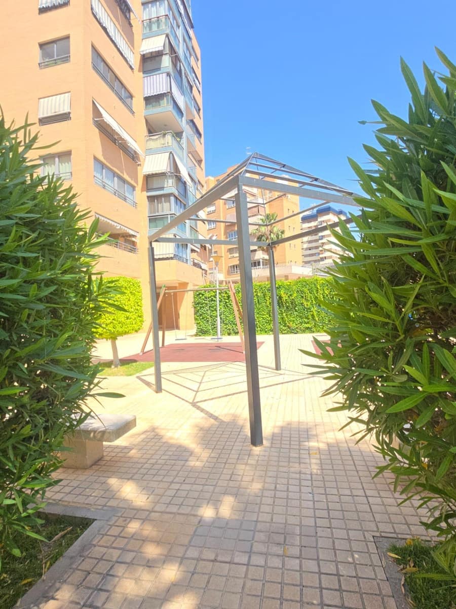 3 sovrum Lägenhet till salu i Alicante stad med pool garage - 320 000 € (Ref: 9882095)