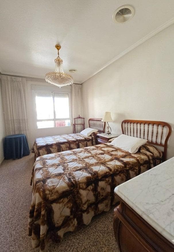 4 sovrum Lägenhet till salu i Catral - 115 000 € (Ref: 9882096)