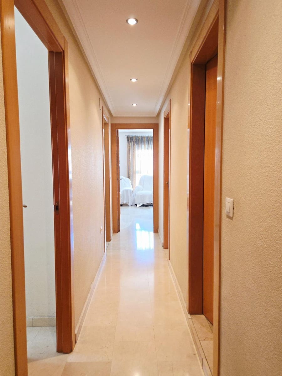 3 bedroom Flat for sale in Elda with garage - € 179,500 (Ref: 9892548)