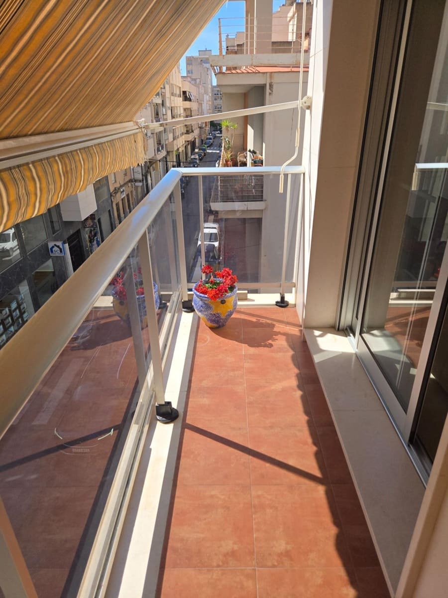 3 bedroom Flat for sale in Elda with garage - € 179,500 (Ref: 9892548)