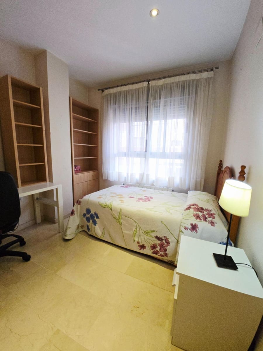 3 bedroom Flat for sale in Elda with garage - € 179,500 (Ref: 9892548)