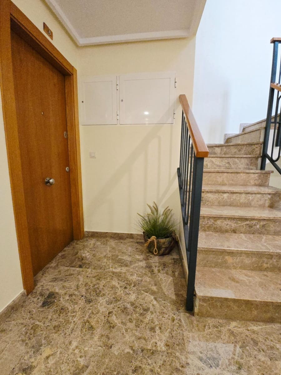 3 bedroom Flat for sale in Elda with garage - € 179,500 (Ref: 9892548)