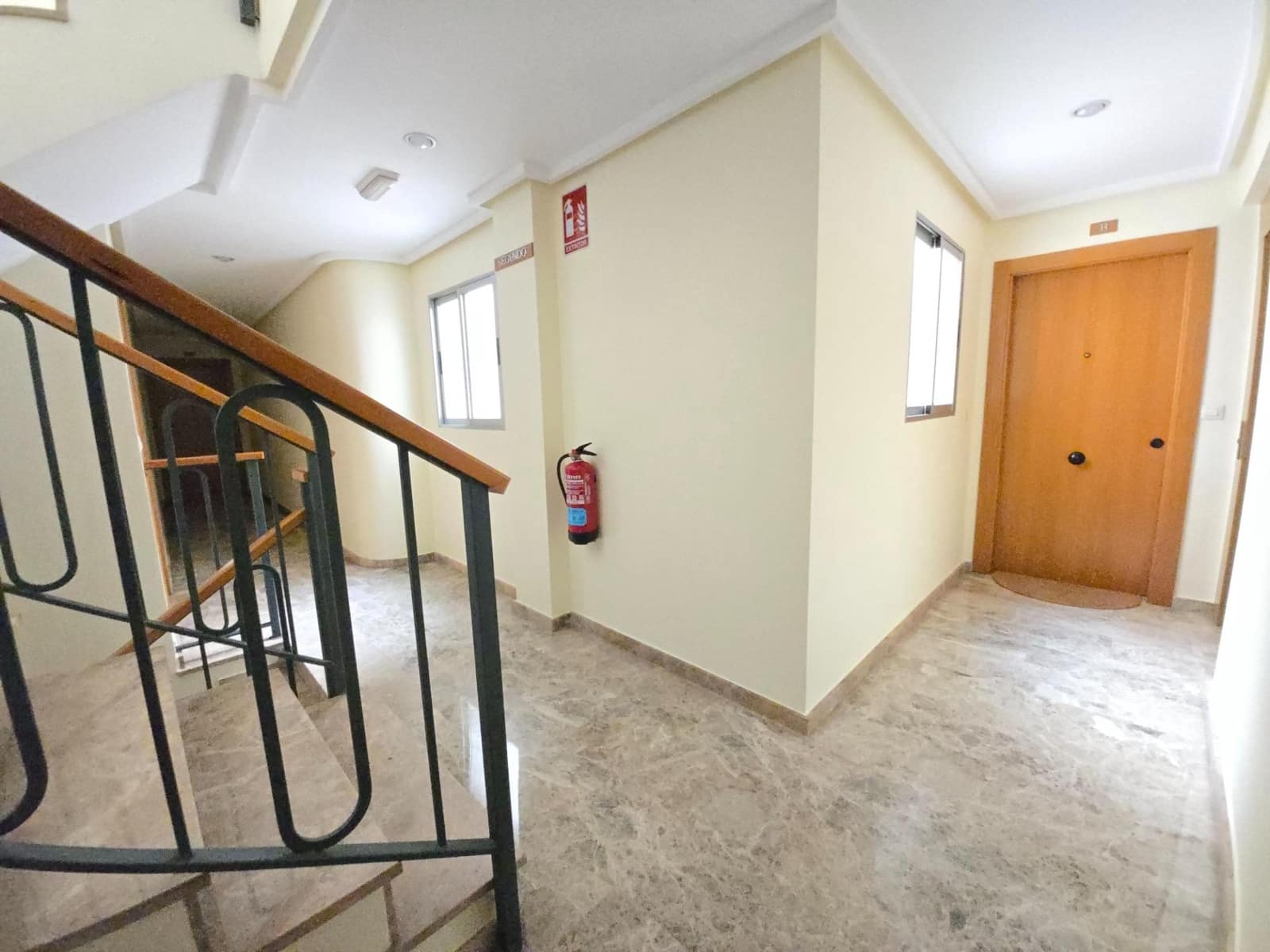 3 bedroom Flat for sale in Elda with garage - € 179,500 (Ref: 9892548)
