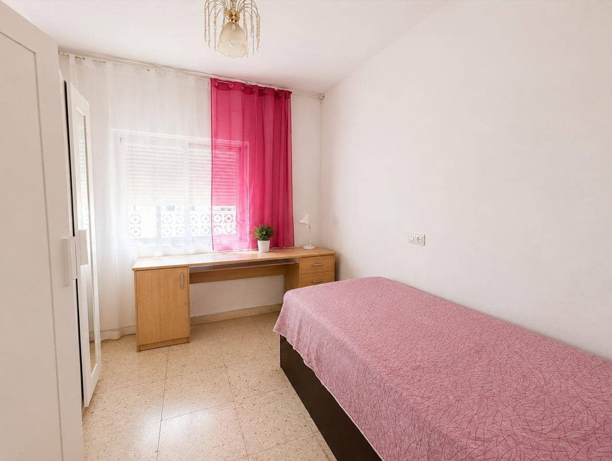 4 bedroom Villa for sale in Busot with pool garage - € 350,000 (Ref: 9900236)