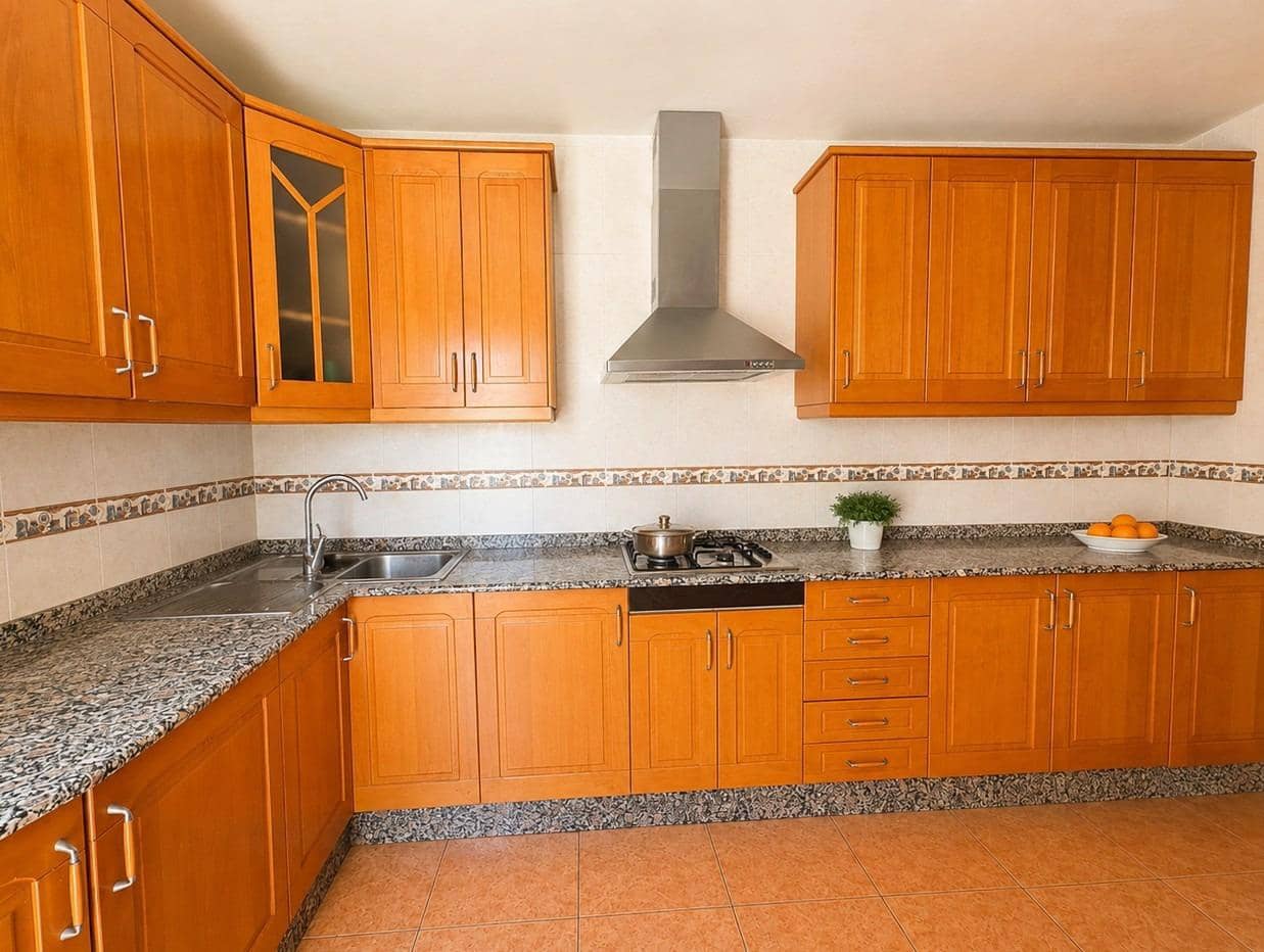 4 bedroom Villa for sale in Busot with pool garage - € 350,000 (Ref: 9900236)