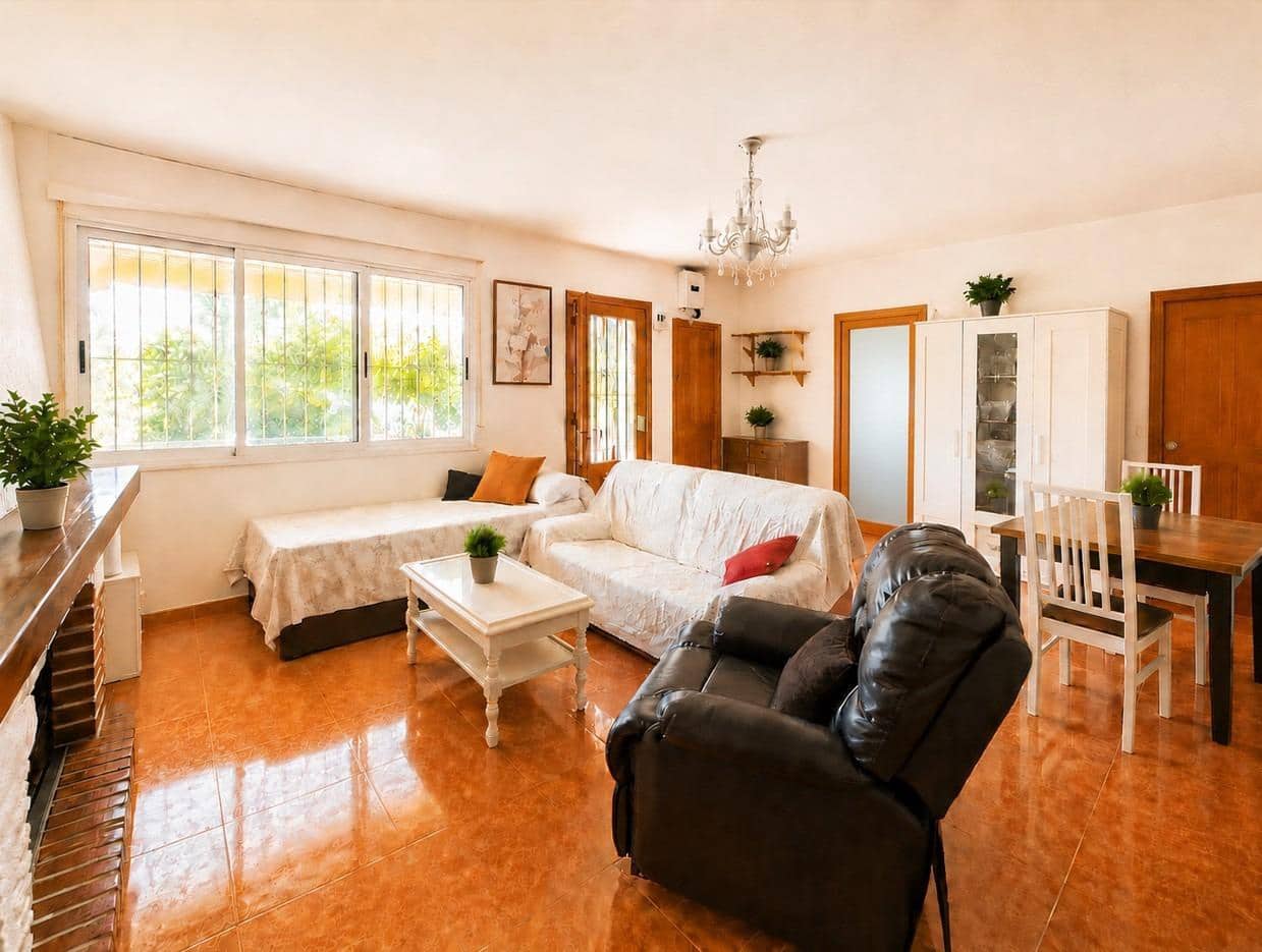 4 bedroom Villa for sale in Busot with pool garage - € 350,000 (Ref: 9900236)