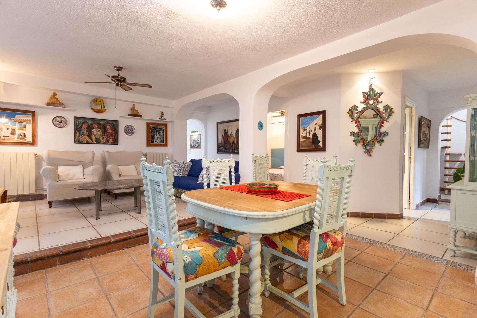 6 bedroom Villa for sale in El Campello with garage - € 525,000 (Ref: 9929557)