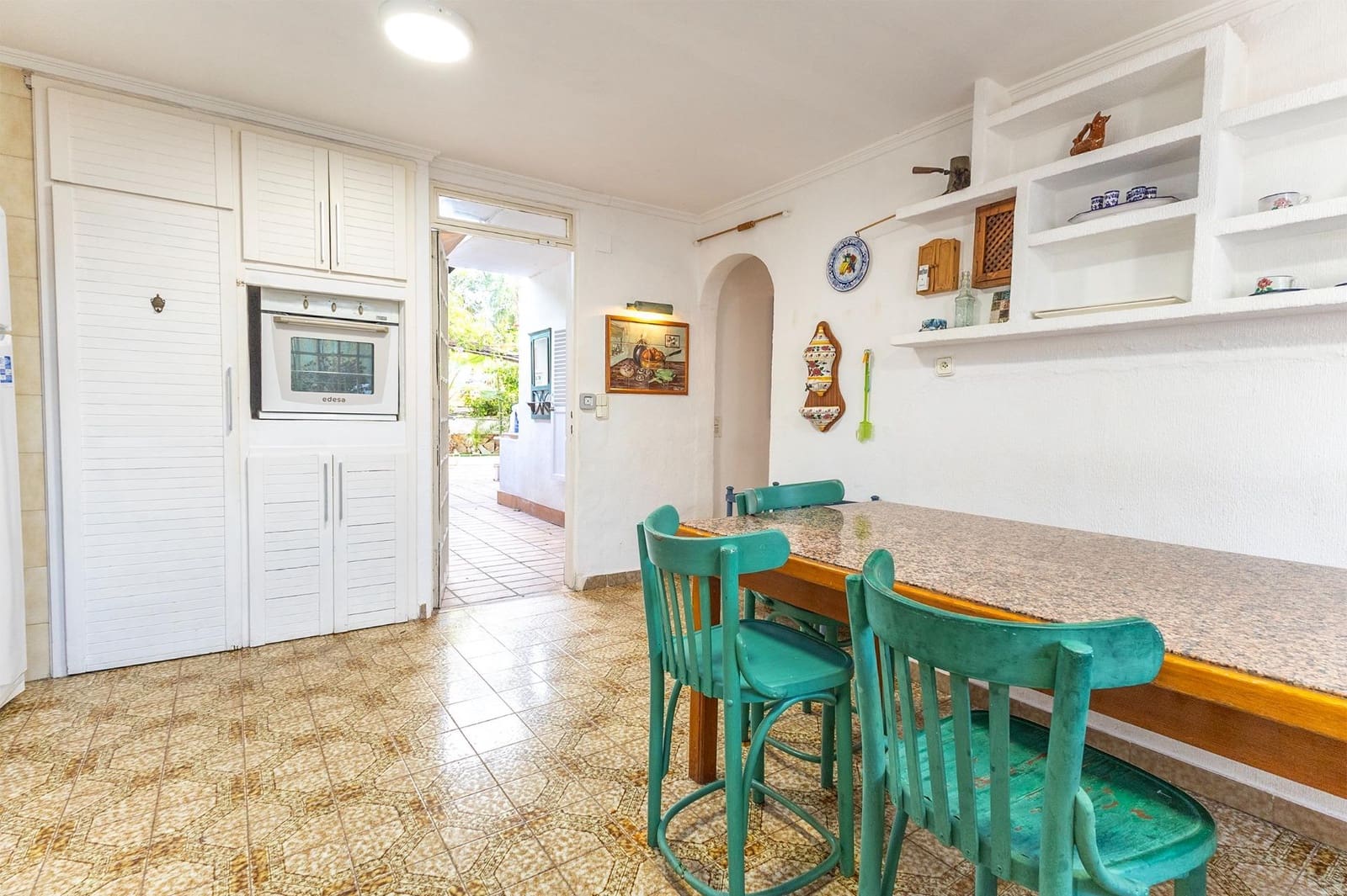 6 bedroom Villa for sale in El Campello with garage - € 525,000 (Ref: 9929557)