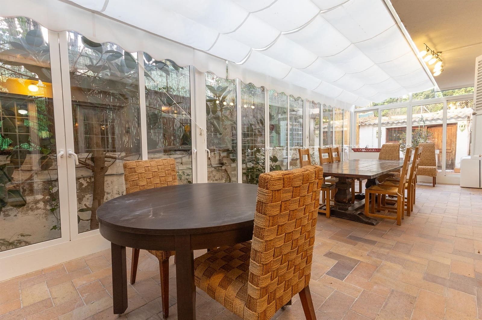 6 bedroom Villa for sale in El Campello with garage - € 525,000 (Ref: 9929557)