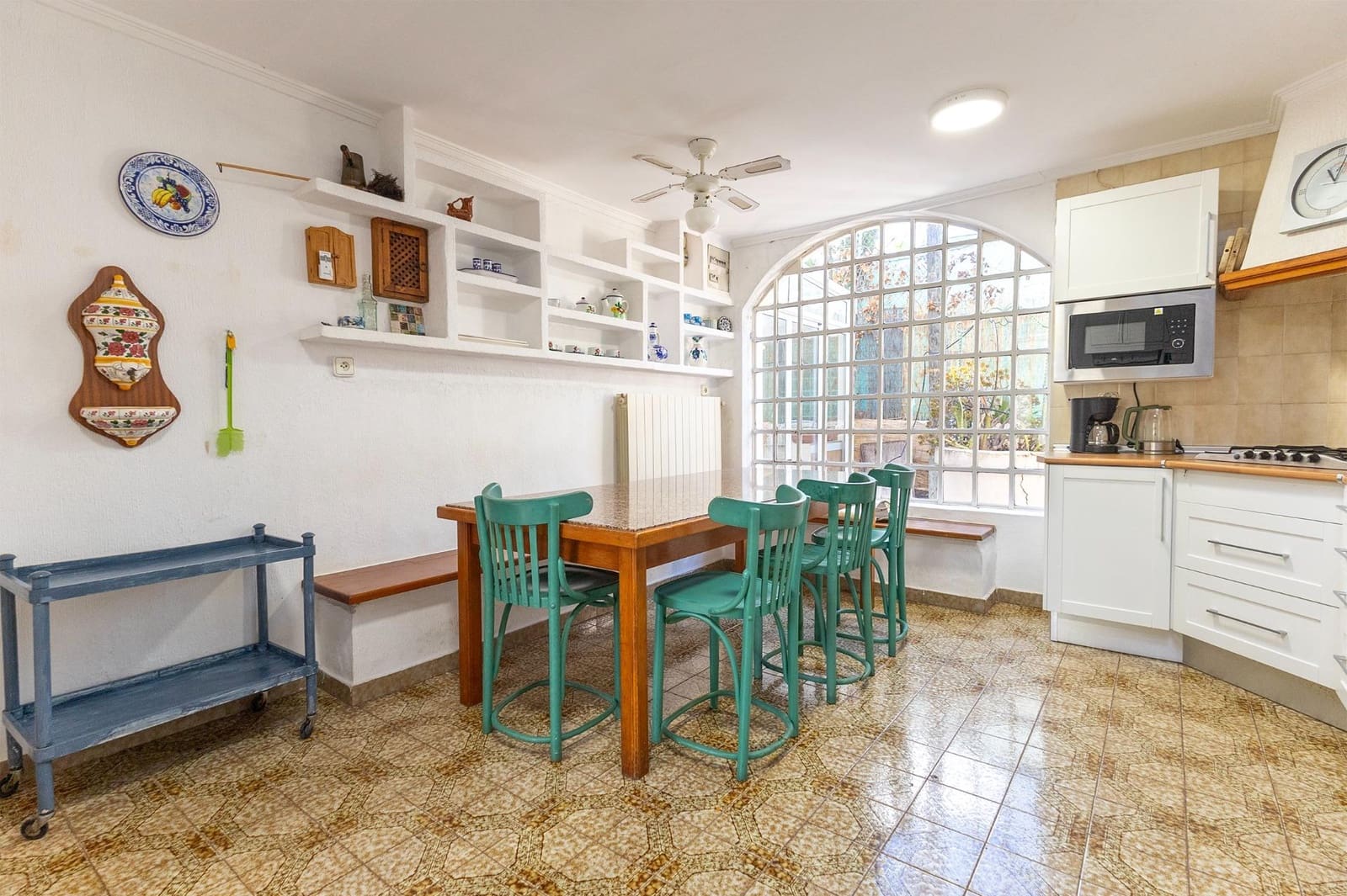 6 bedroom Villa for sale in El Campello with garage - € 525,000 (Ref: 9929557)