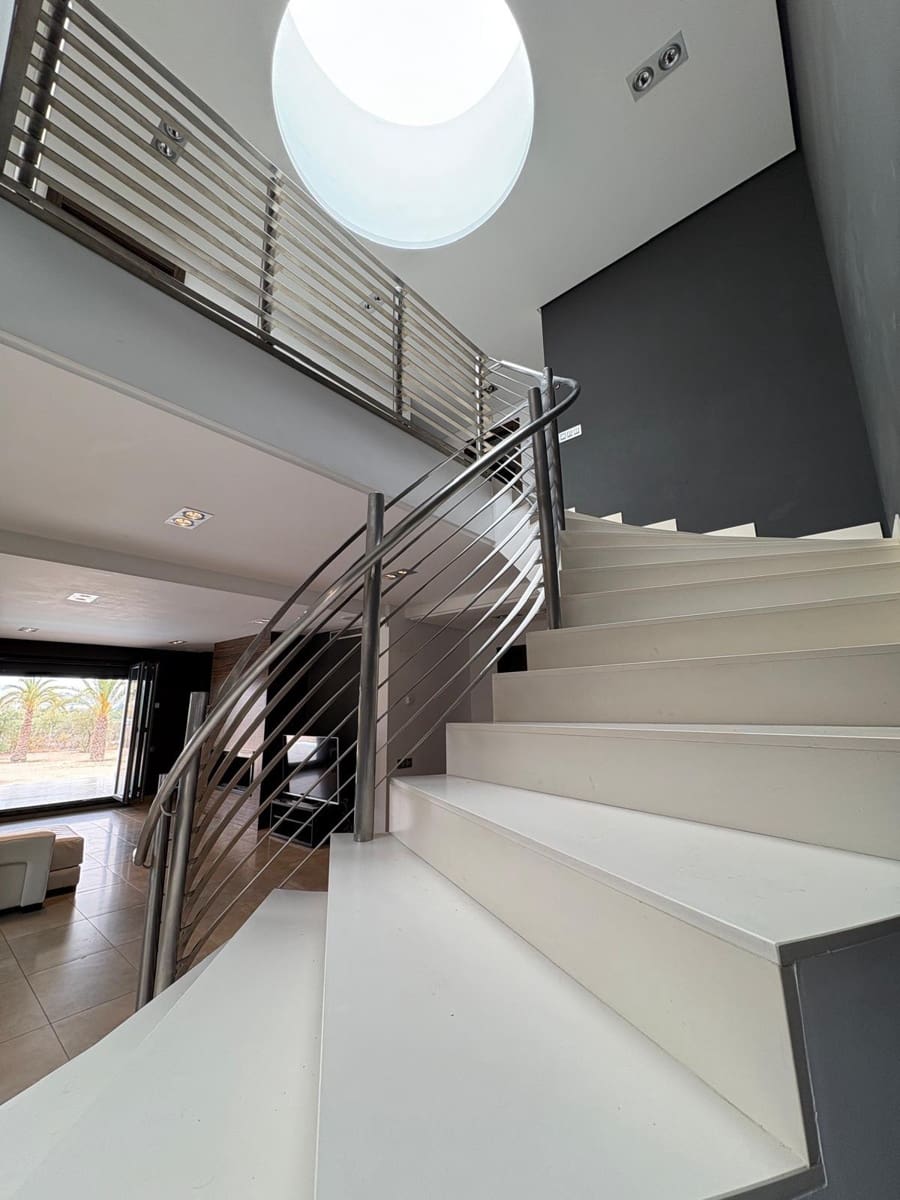 6 soveværelse Villa til leje i Elda med swimmingpool - € 2.500 (Ref: 9942708)