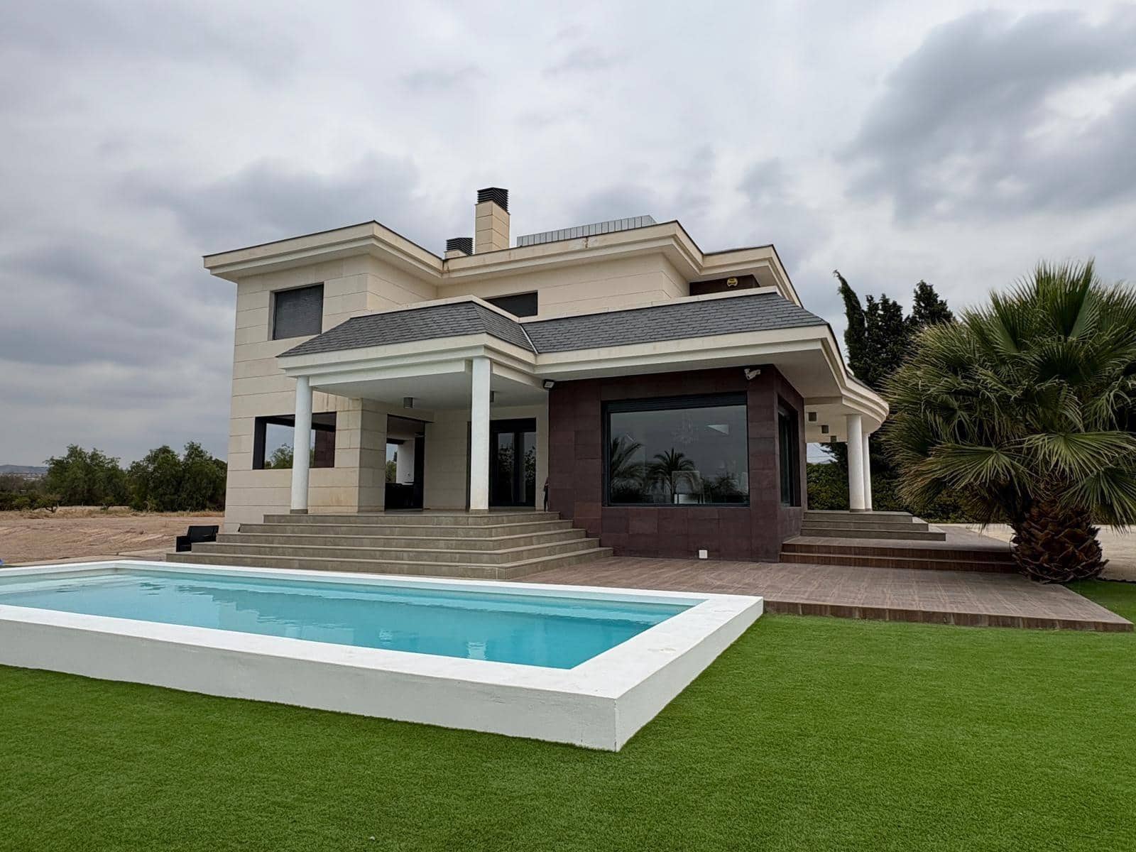 6 soveværelse Villa til leje i Elda med swimmingpool - € 2.500 (Ref: 9942708)