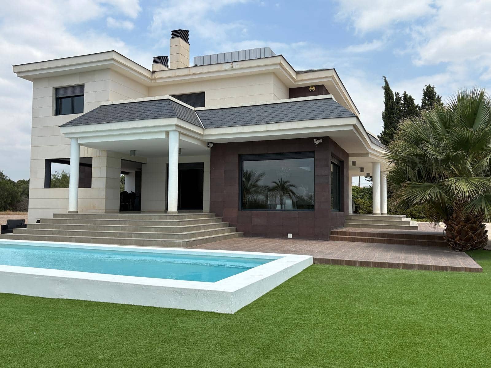 6 soveværelse Villa til leje i Elda med swimmingpool - € 2.500 (Ref: 9942708)