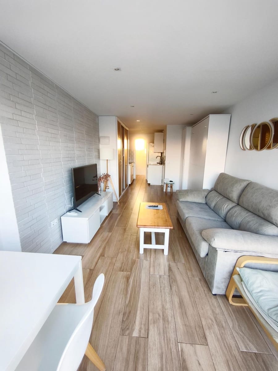 1 soveværelse Lejlighed til salg i Playa de San Juan med swimmingpool - € 199.995 (Ref: 9945912)