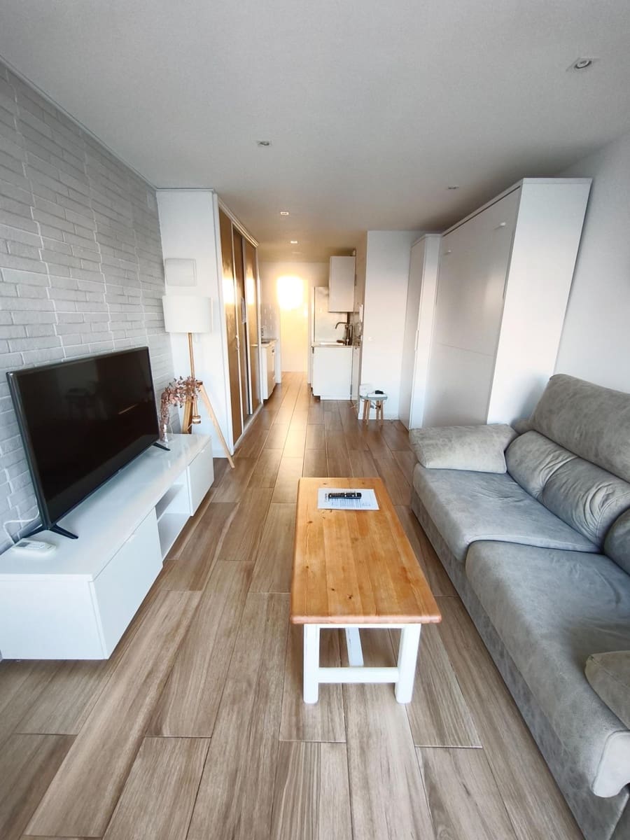 1 soveværelse Lejlighed til salg i Playa de San Juan med swimmingpool - € 199.995 (Ref: 9945912)