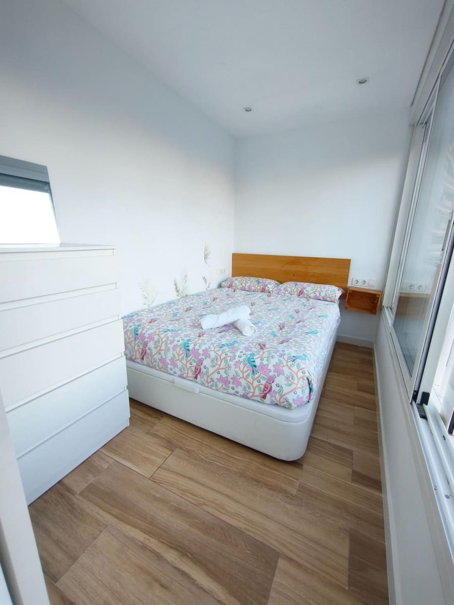 1 soveværelse Lejlighed til salg i Playa de San Juan med swimmingpool - € 199.995 (Ref: 9945912)
