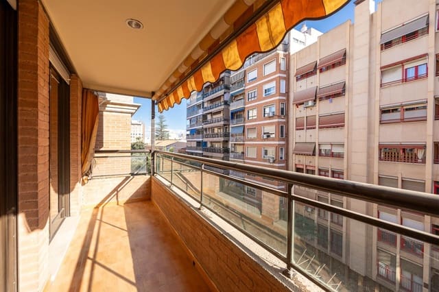 4 slaapkamer Flat te koop in Alicante stad met garage - € 410.000 (Ref: 9949979)