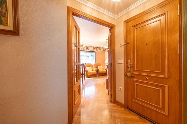 4 slaapkamer Flat te koop in Alicante stad met garage - € 410.000 (Ref: 9949979)