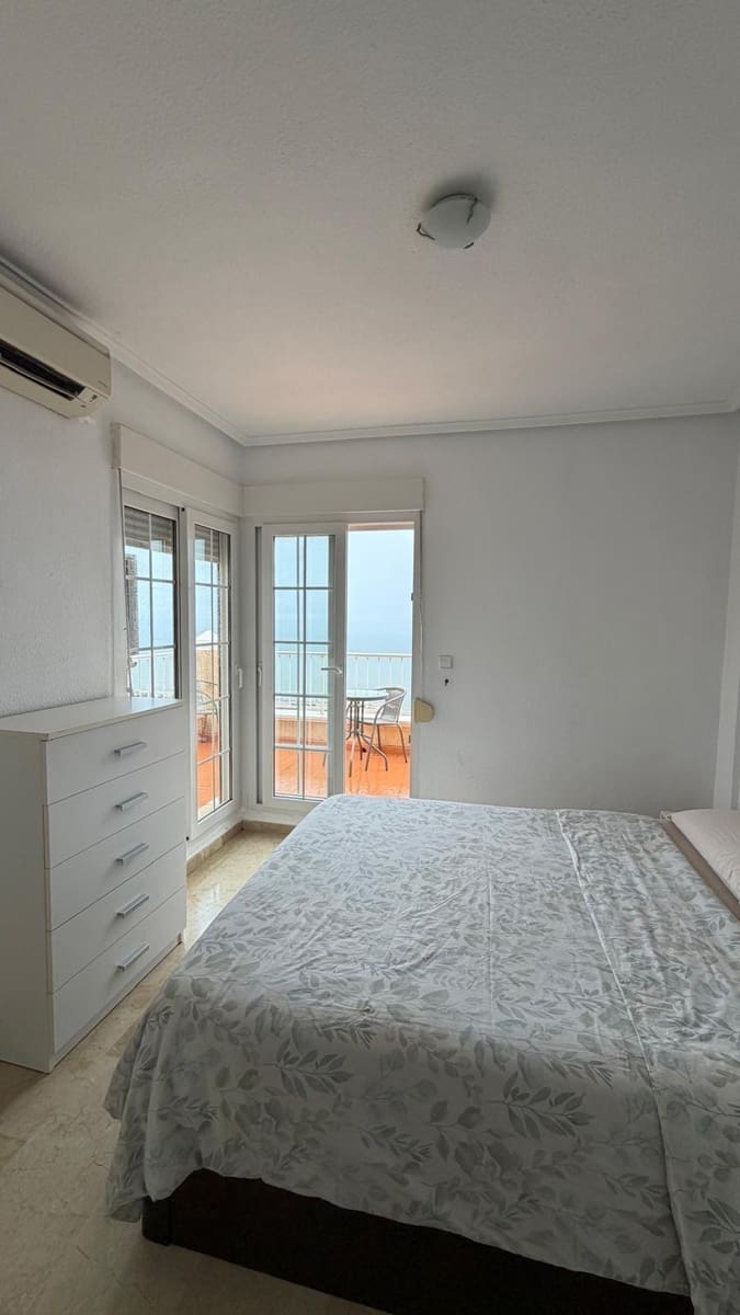 4 sovrum Radhus till salu i Gran Alacant med pool - 490 000 € (Ref: 9949981)