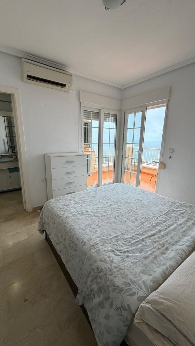 4 sovrum Radhus till salu i Gran Alacant med pool - 490 000 € (Ref: 9949981)