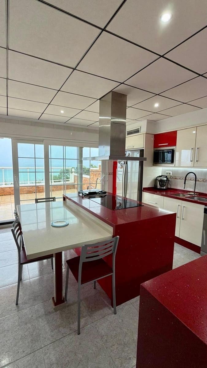 4 sovrum Radhus till salu i Gran Alacant med pool - 490 000 € (Ref: 9949981)