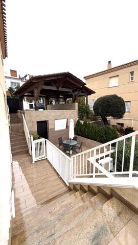 4 sovrum Radhus till salu i Gran Alacant, Santa Pola med pool - 490 000 € (Ref: 9949981)