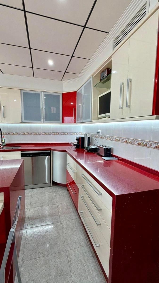 4 sovrum Radhus till salu i Gran Alacant med pool - 490 000 € (Ref: 9949981)