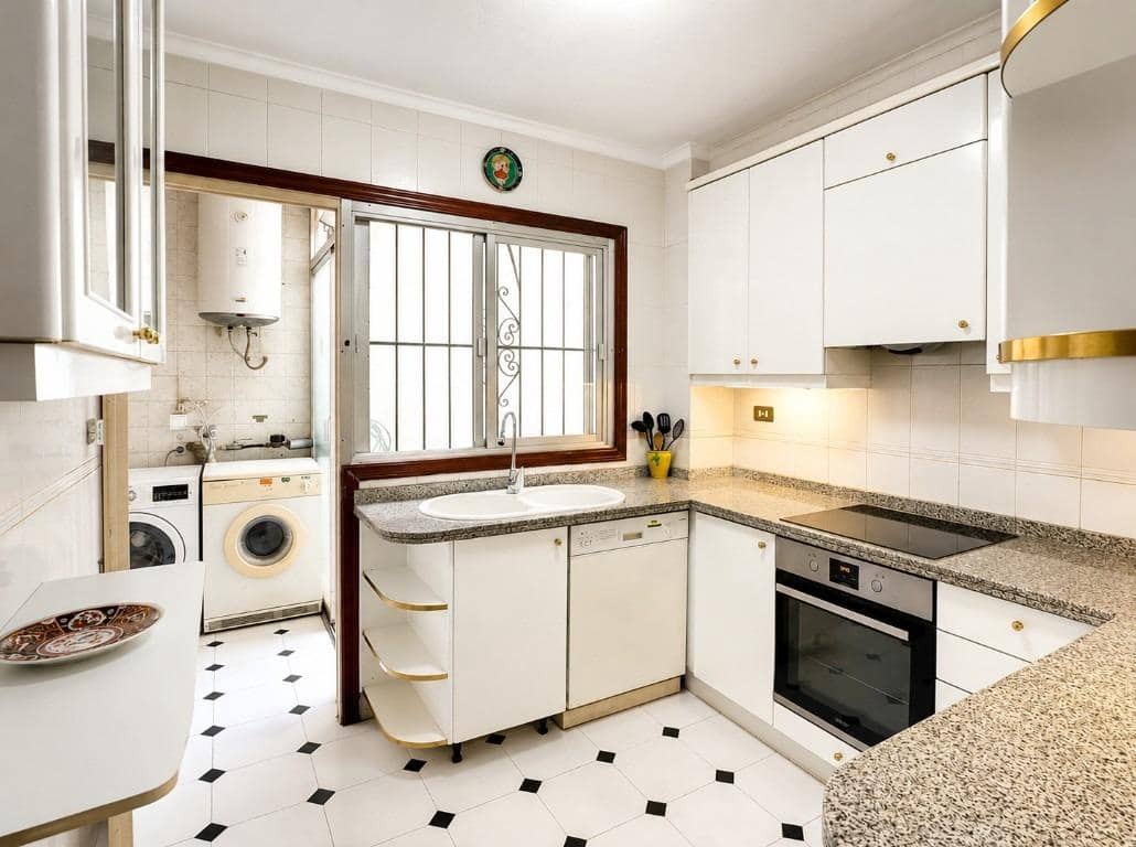 4 slaapkamer Flat te koop in Alicante stad - € 375.000 (Ref: 9949988)