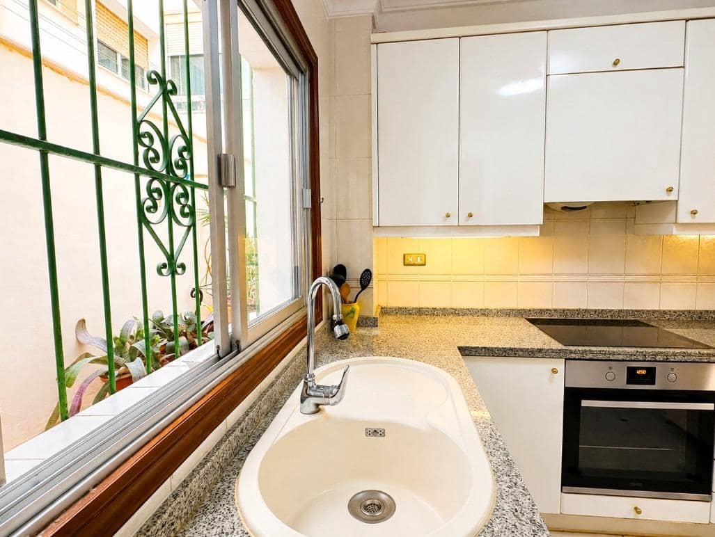 4 slaapkamer Flat te koop in Alicante stad - € 375.000 (Ref: 9949988)