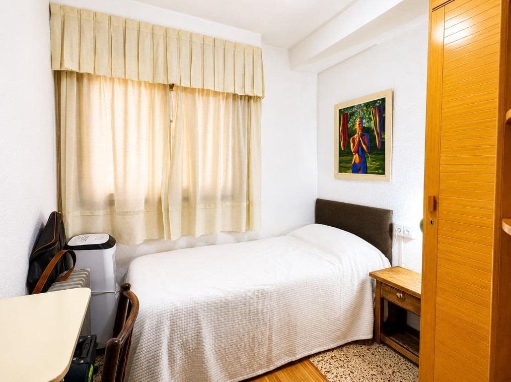 4 slaapkamer Flat te koop in Alicante stad - € 375.000 (Ref: 9949988)