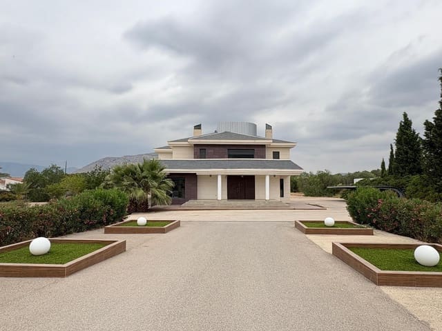 6 soverom Villa til leie i Elda med svømmebasseng - € 2 500 (Ref: 9949990)