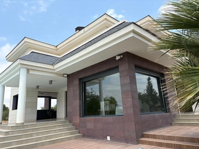 6 soverom Villa til leie i Elda med svømmebasseng - € 2 500 (Ref: 9949990)
