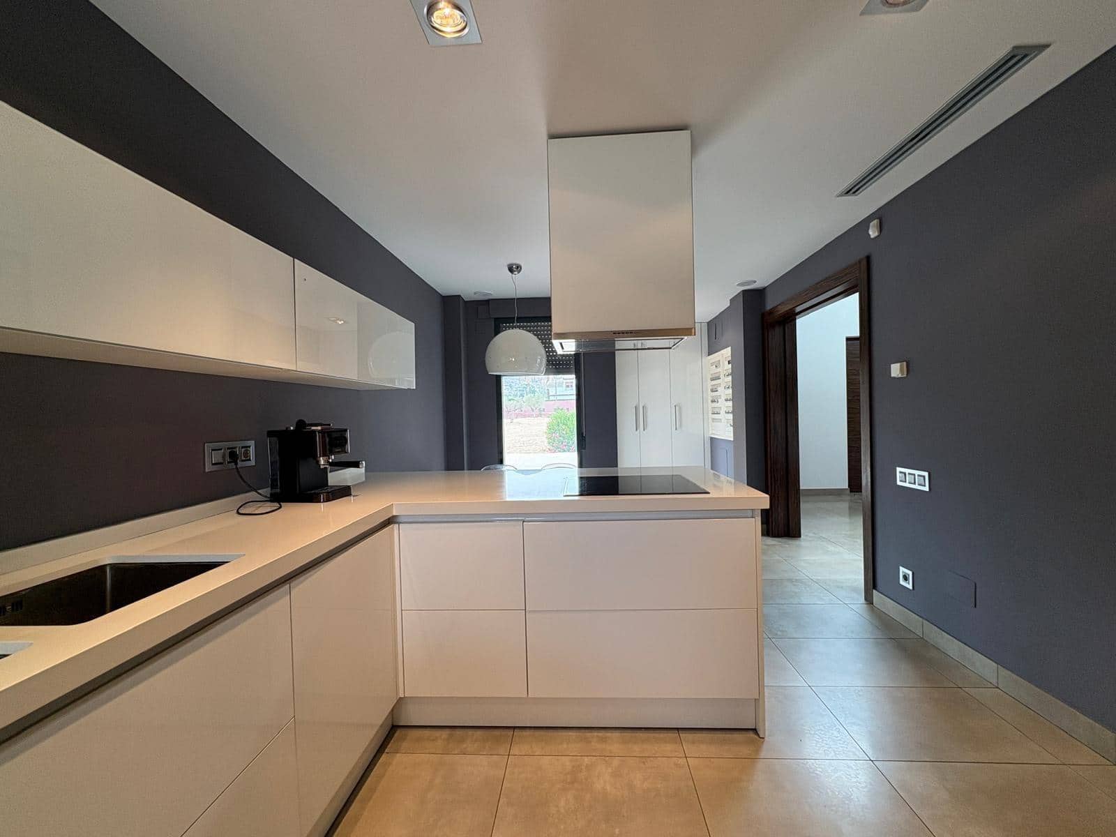 6 soveværelse Villa til leje i Elda med swimmingpool - € 2.500 (Ref: 9949990)