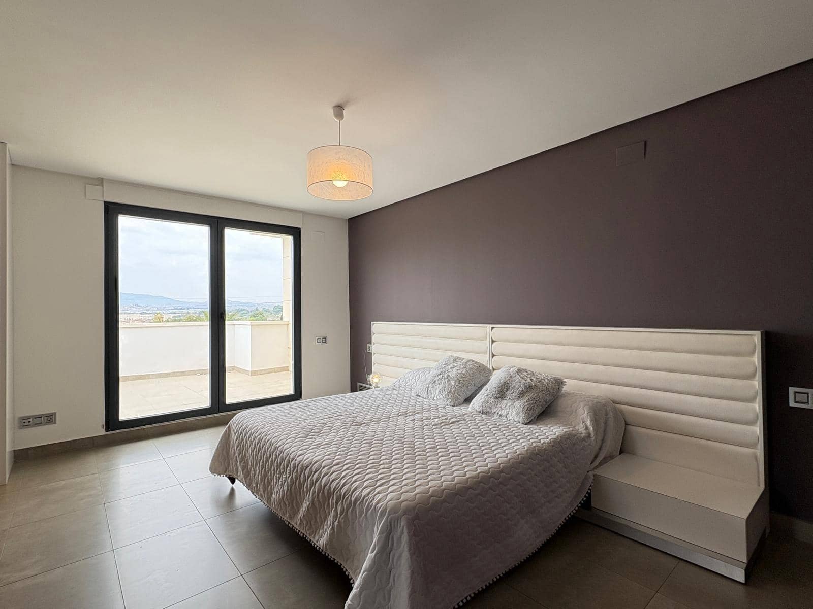 6 soveværelse Villa til leje i Elda med swimmingpool - € 2.500 (Ref: 9949990)