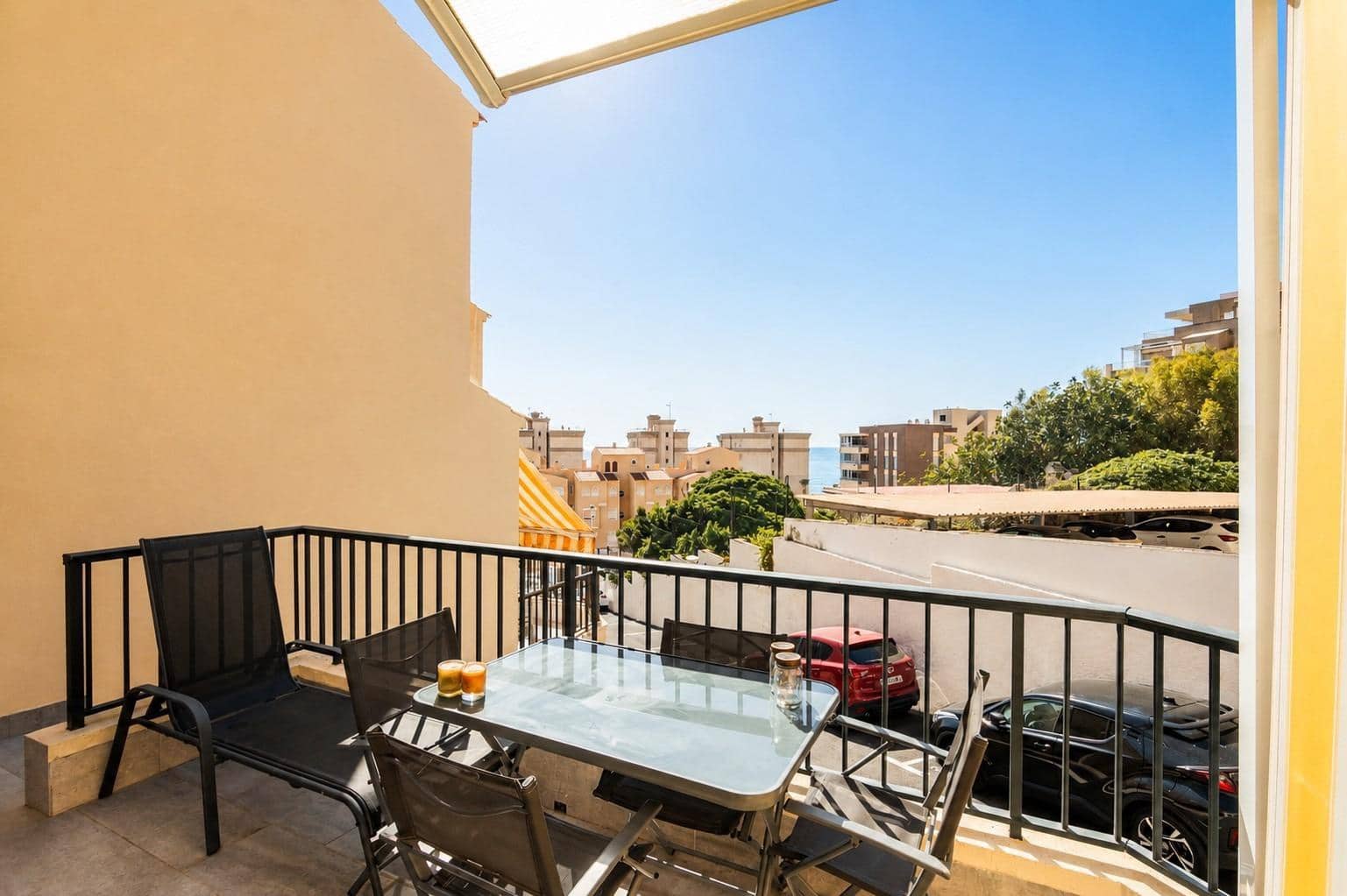 3 slaapkamer Bungalow te koop in Arenales del Sol met zwembad garage - € 379.900 (Ref: 9949998)